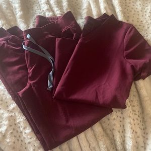 Womens figs scrub set size small